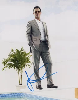 Jeffrey Donovan autograph
