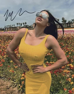 Rachel Elizabeth autograph