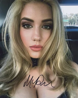 Melissa Paradise autograph