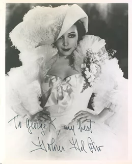 Dolores Del Rio autograph