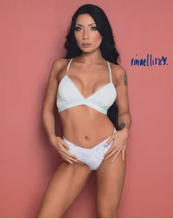 Rina Ellis autograph