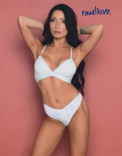 Rina Ellis autograph