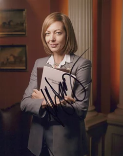 Allison Janney autograph