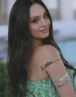 Jaime Adler autograph