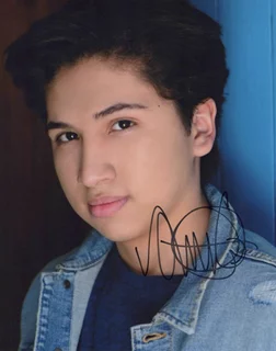 Anthony Gonzalez autograph