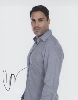 Carlo Mendez autograph