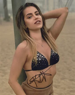 Kristina Urribarres autograph