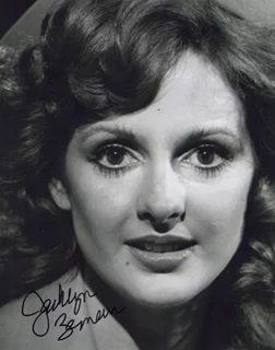 Jacklyn Zeman autograph