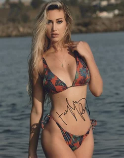 Taylor Ray autograph