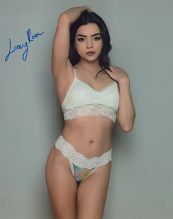 Laney Rose autograph