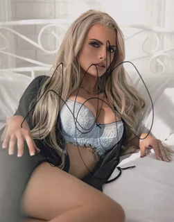 Taylor Mayde autograph