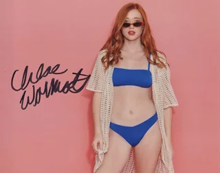 Chloe Ray Warmoth autograph