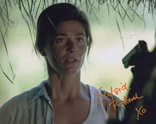 Elysia Rotaru autograph