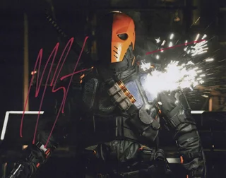 Manu Bennett autograph