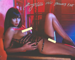 Brittny Ward autograph