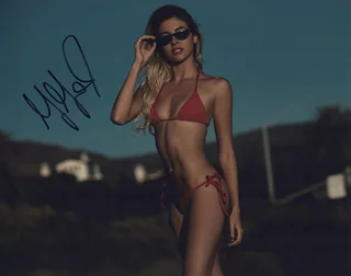 Gigi Gustin autograph