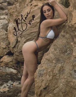 Melissa Stratton autograph