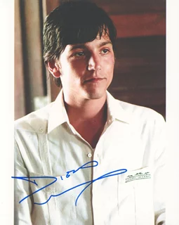 Diego Luna autograph
