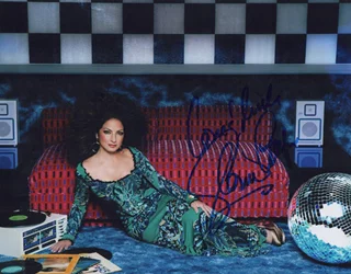 Gloria Estefan autograph
