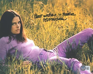 Ali MacGraw autograph