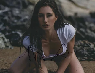 Nichelle Wolcott autograph