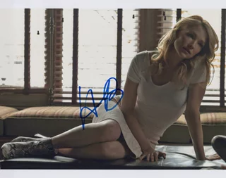 Haley Bennett autograph