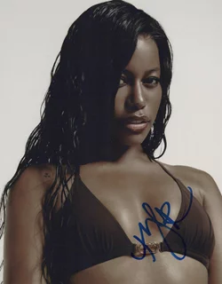 Taylour Paige autograph