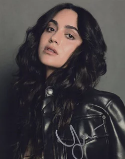 Layla Mohammadi autograph