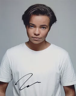 Zoe Terakes autograph