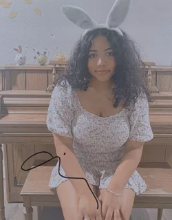 Anica Rose autograph