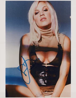 Pink autograph