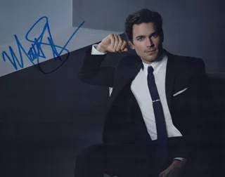 Matthew Bomer autograph