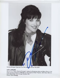 Lucy Lawless autograph