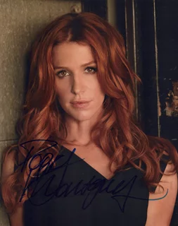 Poppy Montgomery autograph
