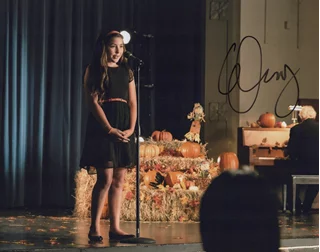 Emma Tremblay autograph