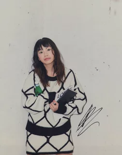 Jillian Nguyen autograph