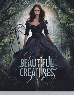 Alice Englert autograph