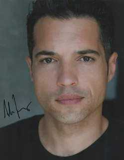 Alex Loynaz autograph