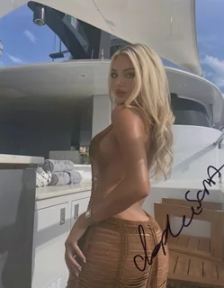 Sophie Saint autograph