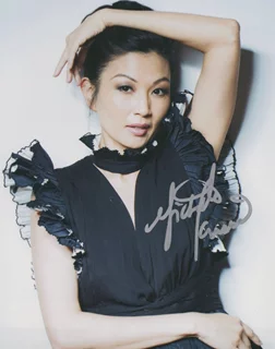 Michelle Krusiec autograph
