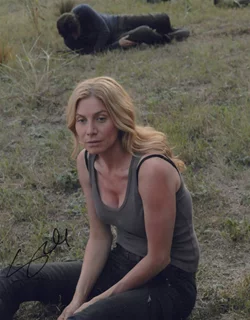 Elizabeth Mitchell autograph