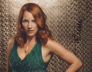 Valerie Tosi autograph