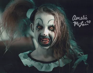 Amelie McLain autograph