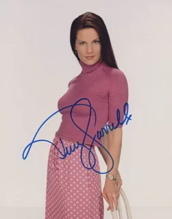 Terry Farrell autograph