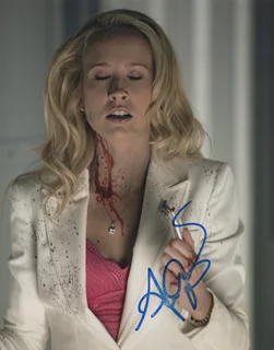 Anna Camp autograph