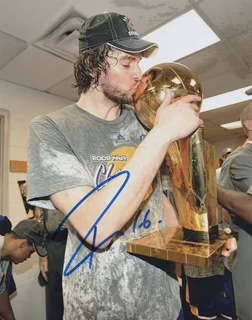 Pau Gasol autograph