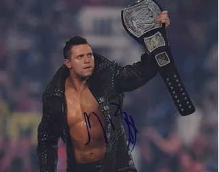Mike Mizanin autograph