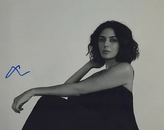 Niousha Noor autograph