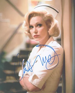 Cathy Moriarty autograph