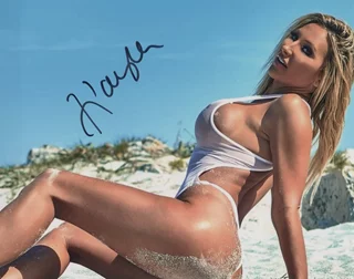 Kayla Moody autograph